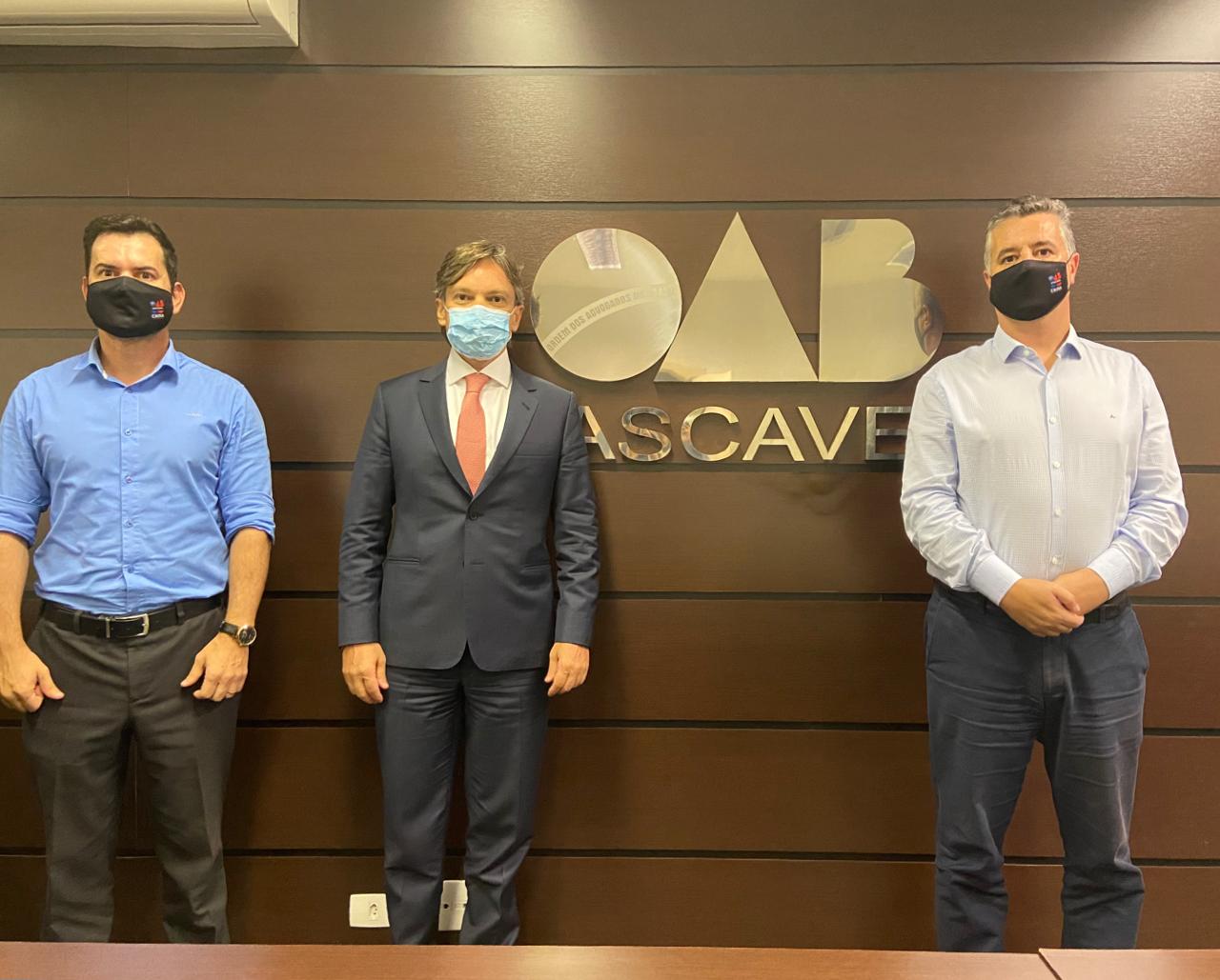 Alex Gallio recebe a visita do diretor tesoureiro da OAB PR
